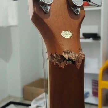 Yurtiçi Kargo'da Kırık Gitar Teslim Edildi, İmzalı Evrak Yok; Sorumluluk Reddi Ve Tazmin İsteği