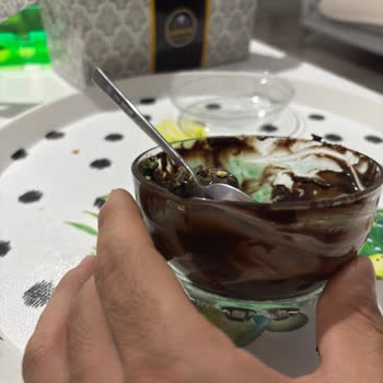 Gıda Güvenliğine Yönelik Ciddi İhlal: Çamlık Ekmek Fırın’da Cam Parçası İçeren Çikolatalı Tatlı