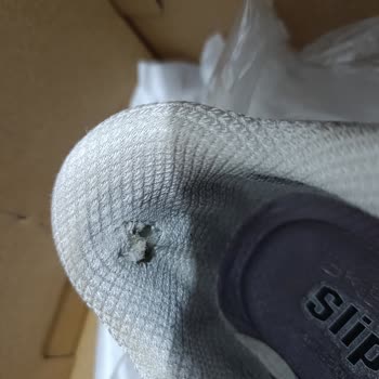 Skechers Ayakkabısındaki Topuk Astarı Yırtıldı, İnceleme Reddedildi Ve Çözüm Sunulmadı