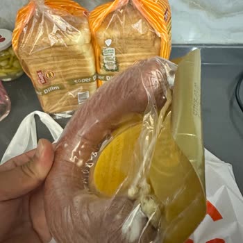 Küflü Sucuk Teslimatı Ve Müşteri Hizmetlerinden Çözüm Bekleniyor