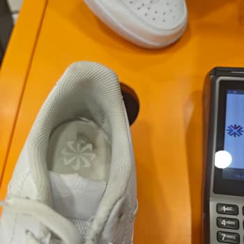 FLO Mağazasındaki Nike Ayakkabısının Kısa Sürede Deforme Olması Ve İade Talebi