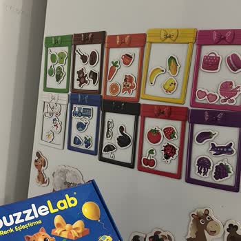BİM Renk Eşleştirme Setinde Eksik Siyah Şapka Ve Sarı Taksi Figürleri