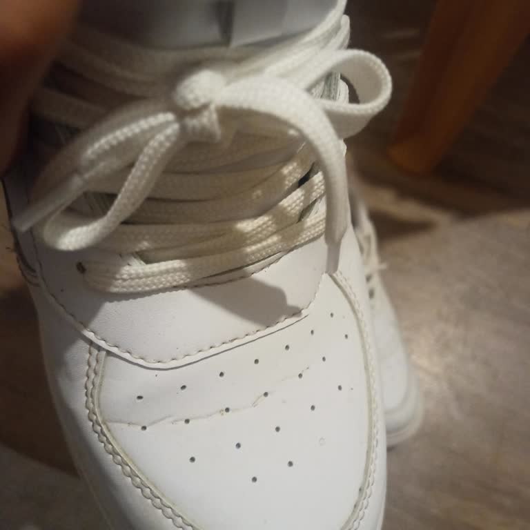 Lvlstep Air Heels Ayakkabısında Çatlak Ve Şiddetli Koku Şikayeti