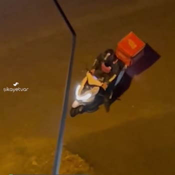 Burger King Evet Kapıda Beklerken Adreste Değilmişiz...