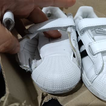 Superkids'ten Alınan Adidas Superstar Ayakkabının Kısa Sürede Bozulması Ve Çözüm Talebi