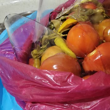 Bagaj Muavinin Dikkatsiz Davranışı Nedeniyle Cam Kavanoz Kırıldı Ve 750 TL Zarar Oluştu