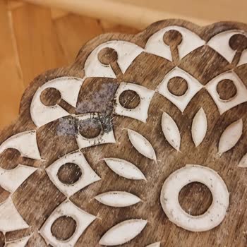 Bella Maison Mağazasından Alınan Ahşap Duvar Süsü Kurtlanarak Hayal Kırıklığı Yarattı