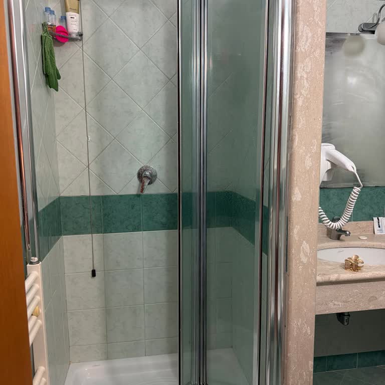 ETS Tur Grand İtalya Turunda Şehir Merkezinden Uzak, Eski Ve Kirli Oteller