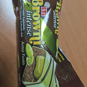 Eti Browni Intense Antep Fıstıklı Kek Ambalajı Yanıltıcı
