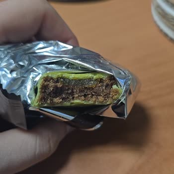 Eti Browni Intense Antep Fıstıklı Kek Ambalajı Yanıltıcı