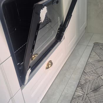 Bosch Ankastre Fırın Cam Patlaması Garanti Kapsamında Ücretsiz Değişim Talebi