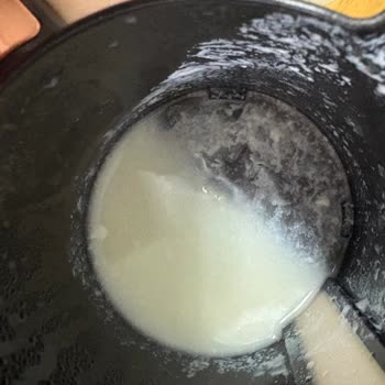 Yörsan Uht Tam Yağlı Süt Kaynadığında Kesilerek Tüketilemez Hale Geldi