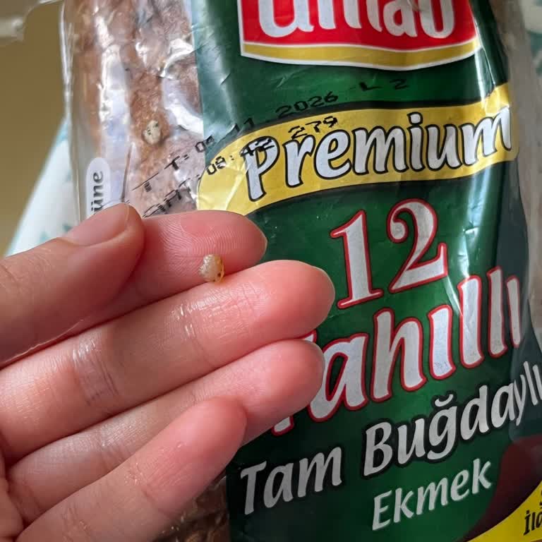 Untad Çok Tahıllı Ekmekte Yabancı Madde Çıkması Diş Hasarına Neden Oldu