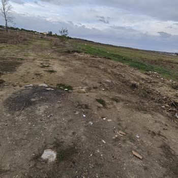Silivri'de Çamurlu Ve Çukurlu Yol Vatandaşları Tehlikeye Atıyor
