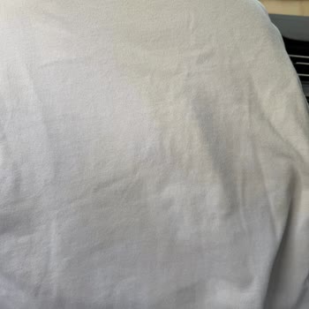 Mavi Van AVM'de Üretim Hatası İddialı Tişört İçin Çelişkili İnceleme Ve Mağduriyet