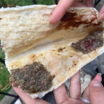 Maşuk Pastanesi'nde Sağlık Riski Yaratan Bozuk Kıymalı Pide İçin İade Ve Tazminat Talebi