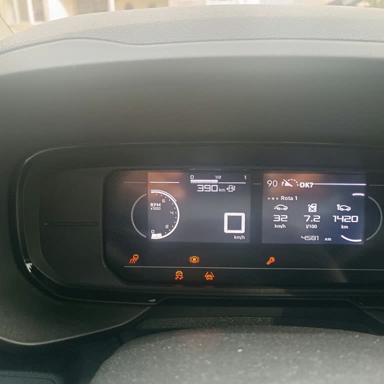 Erken Arıza Işıkları Ve 35 Gün Bekleme Süresi Nedeniyle Opel Combo Değişimi Talebi