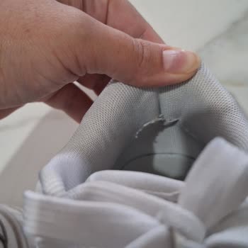 Pazaramada Satın Alınan Puma Sneaker’da Dar Kalıp Ve Erken Aşılma Sorunu