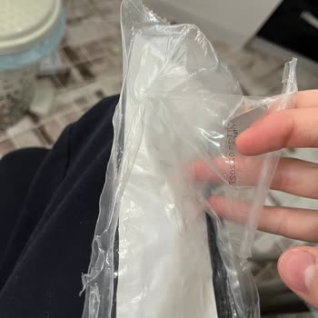 Çağrı Hipermarket Kırköy Kaşar Peynirinde Ambalaj Ve Etiket Arasında Yabancı Madde