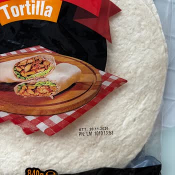 BİM Lavaş Tortilla Paketi Açık Ve İçindeki Lavaşlar Kurumuş