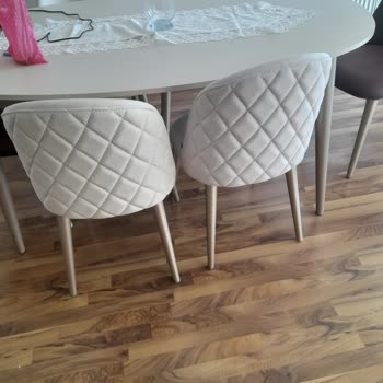 Doğtaş’ta Yanlış Renkli Sandalyeler Ve Çizikli Gardırop İçin Çözüm Talebi