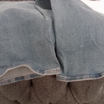 Mavi Jeans Pantolonunda Üretim Hatası: Cep Ve Paça Kıvrılıyor