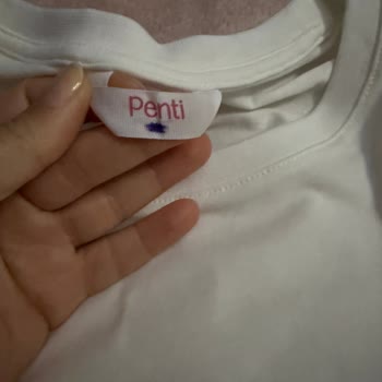 Penti'den Gelen T‑Shirt Etiketsiz, Üzerine Çizilmiş Ve Yorum Yayınlanmadı