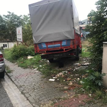 Ataşehir Belediyesi, Boş Arsa Ve Sokaklarda Artan Çöp Ve Pislik Sorununa Acil Çözüm Talebi