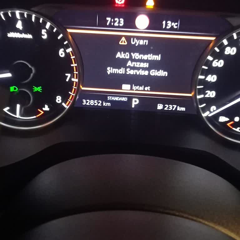 Sıfır Kilometre Nissan Qashqai'de Sürekli Akü Yönetimi Arızası Ve Duraklamalarda Motorun Durması