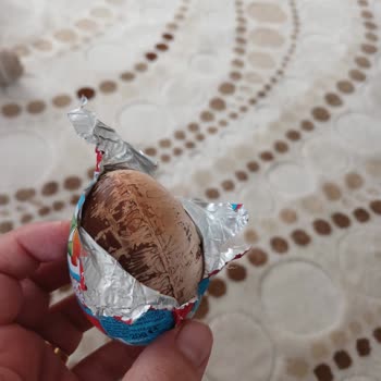 Batman’daki Öncü Mar Şubesinden Alınan Ozmo Çikolata Yumurtasında Yüzey Bozukluğu Ve Sağlık Endişesi