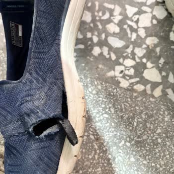 Skechers Kadın On The GO Flex Ayakkabı Ön Kısmında Erken Yırtılma Ve Reddedilen Talep