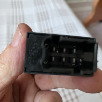2007 Fiat Grande Punto Ön Sağ Cam Açma Düğmesi Soketi Bulunamıyor Ve Yüksek Maliyetli Çözüm