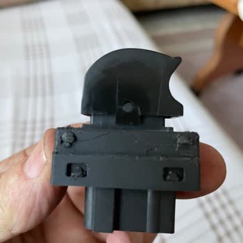 2007 Fiat Grande Punto Ön Sağ Cam Açma Düğmesi Soketi Bulunamıyor Ve Yüksek Maliyetli Çözüm