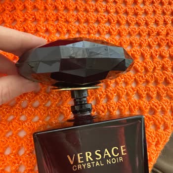 Hepsiburada’da Satıcıdan Gelen Orijinalliği Şüpheli Versace Crystal Noir Parfüm, Orijinal İddiası