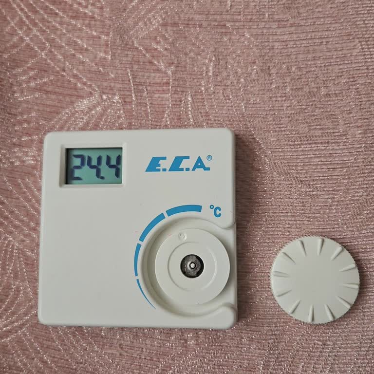 Kırık Parça Ve Kendiliğinden Sıcaklık Düşüşü Nedeniyle ECA Oda Termostatı Kullanılamaz