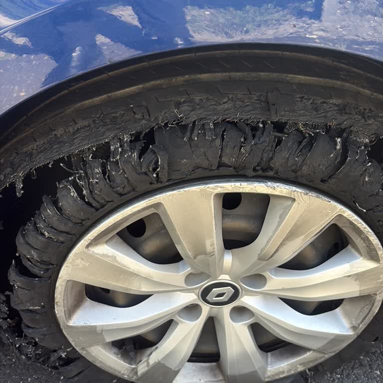 Garenta Araç Kiralama'da Lastik Patlaması Ve Yetersiz Yol Yardımı