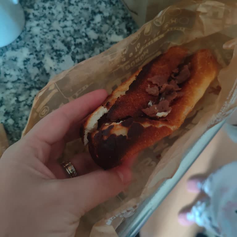 Usta Dönerci Van'da Yanmış Döner Ürünü Ve Yetersiz İade