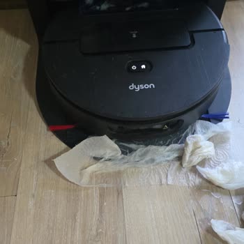 Dyson Robot Süpürge Parça Stok Sorunu Nedeniyle Su Kaçağı Ve Zemin Hasarı
