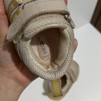 Vicco Bebek İlk Adım Ayakkabısında Üretim Hatası: Arka Sünger Bölümü Kayıyor