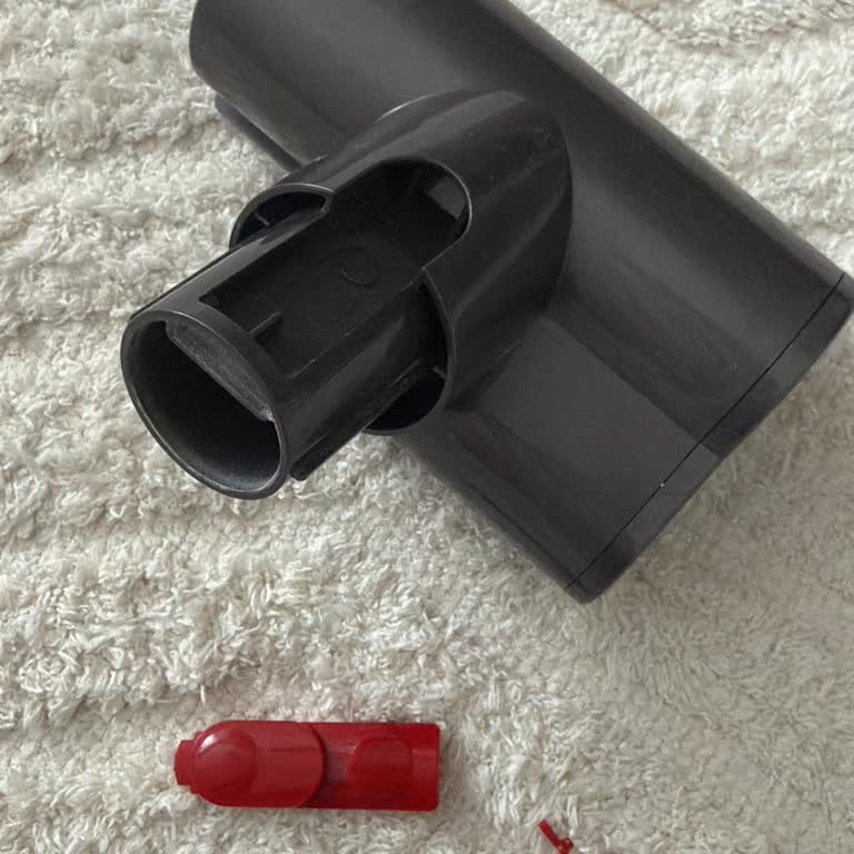Dyson V10 Dikey Süpürge Yatak Başlığı Parçası Kırıldı Ve Destek Yok