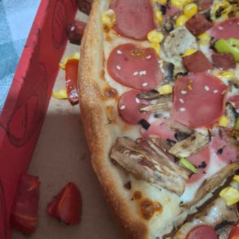 Soğuk Ve Yarı Pişmiş Pizza İçin İade Talebi
