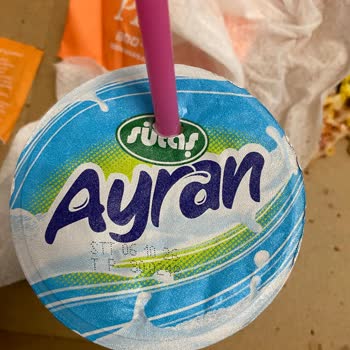 Little Caesars Pizza’da Pişmemiş Sucuk, Yağlı Patates Ve Son Kullanma Tarihi Geçmiş Ayran