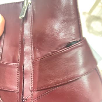 Metal Aksesuarlı Botta Deri Dökülmesi Nedeniyle Değişim Veya İade Talebi