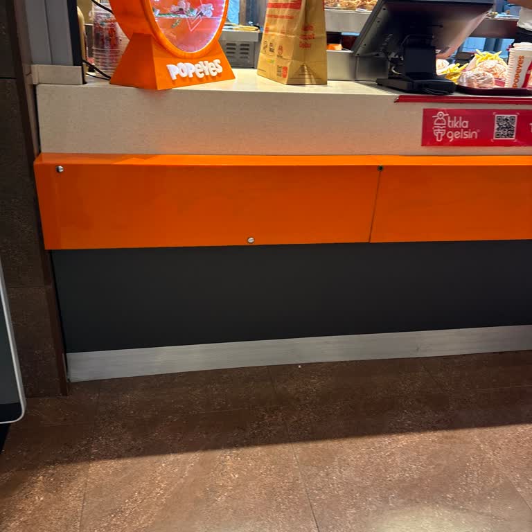 Popeyes Şubesinde Yanlış Sipariş Ve Kaba Personel Davranışı