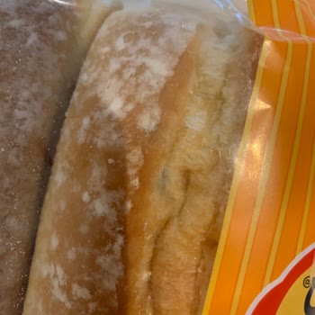 Küflü Sandviç Ekmeği Gönderimi Ve İade Sürecindeki İlgisizlik