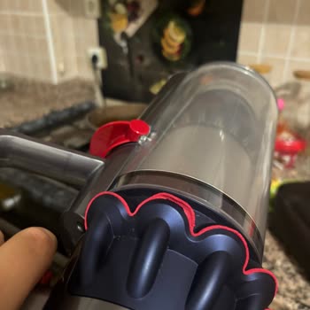 Dyson V15'te Çıkan Kırmızı Conta İçin Garanti Kapsamında Ücretsiz Değişim Ve Teknik Açıklama Talebi