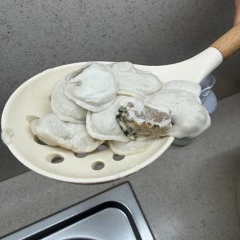 Mantı Atölyesi'nden Gelen Küflü Mantı Ve Pelmeni İçin Sağlık Riski Ve İade Talebi