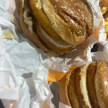 Burger King Siparişinde Yanlış Ve Çiğ Ürün, Eksik Dondurma Ve Gecikme