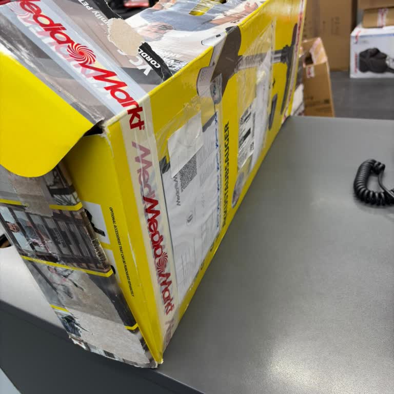 Media Markt’tan Alınan Kärcher Süpürgeyle Kısa Şarj Hatalı Kutu Ve Zorunlu Parça Satışı
