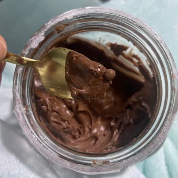 Nutella Kavanozundaki Yağ Gibi Parçacıklar Gıda Güvenliği Endişesi Ve Değişim Talebi